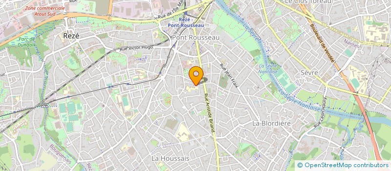 localisation de l'entreprise BIBLIOTHEQUE PEDAGOGIQUE NANTES 8 à REZE