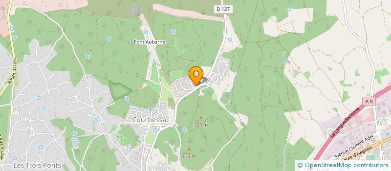 localisation de l'entreprise MADAME LAURENCE BAGUERMI  NIMES