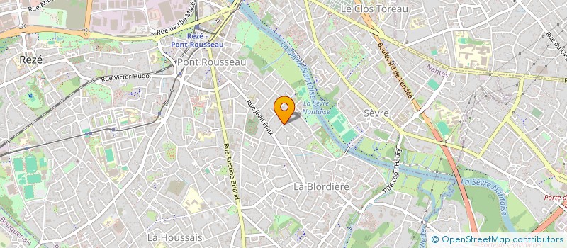 localisation de l'entreprise MADAME VERONIQUE CASJAVNIAS  REZE